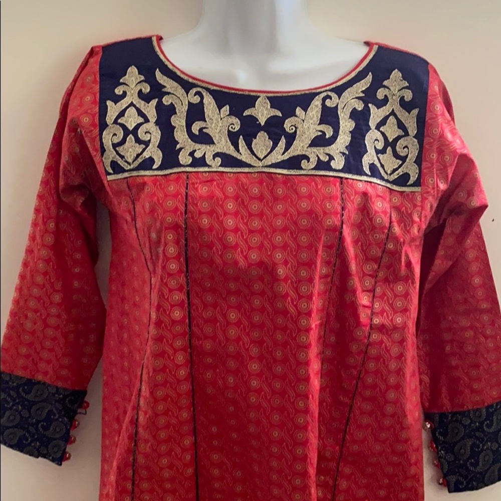 Girls embroidered neck Kurti Size 40